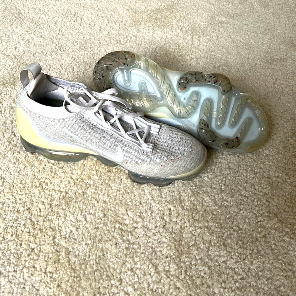 Nike VaporMax Women’s Sneakers- Size 8- Like New Condition